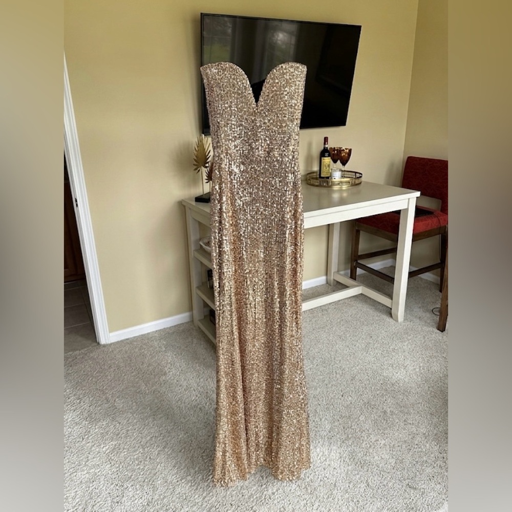 Nookie Lumiere Gown in Gold, Size S